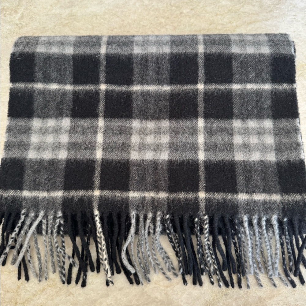 Men’s Cashmere Check Burberry Scarf - Picture 3 of 5